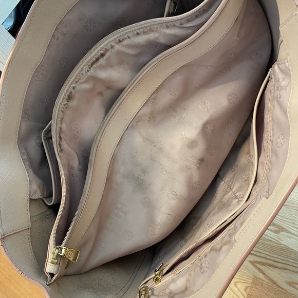 Large pale pink/light peach Tory Burch shoulder bag GREAT for spring 🩷 - Picture 8 of 11